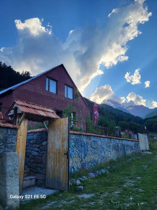 Peak House Villa Kazbegi Exterior photo
